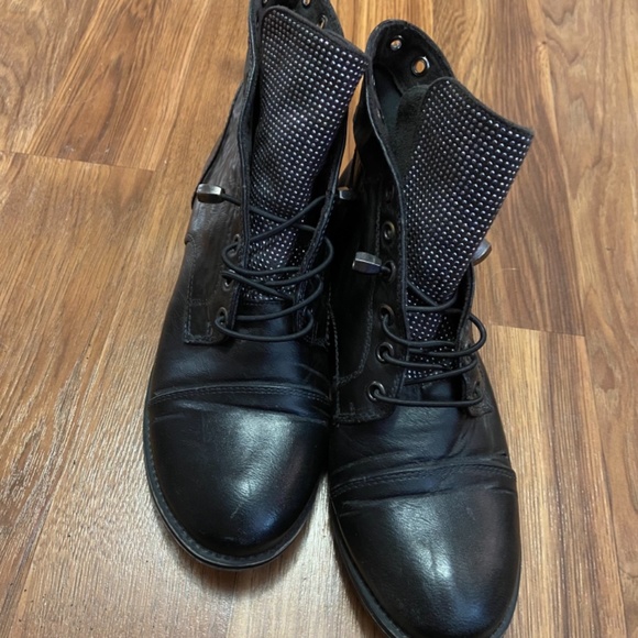 Blingy leather ankle boots - Picture 6 of 8